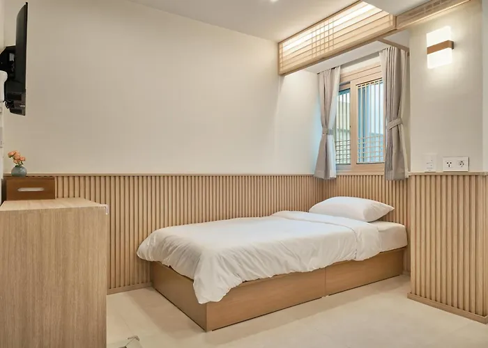 Hotel Zip 1972 Ddp *